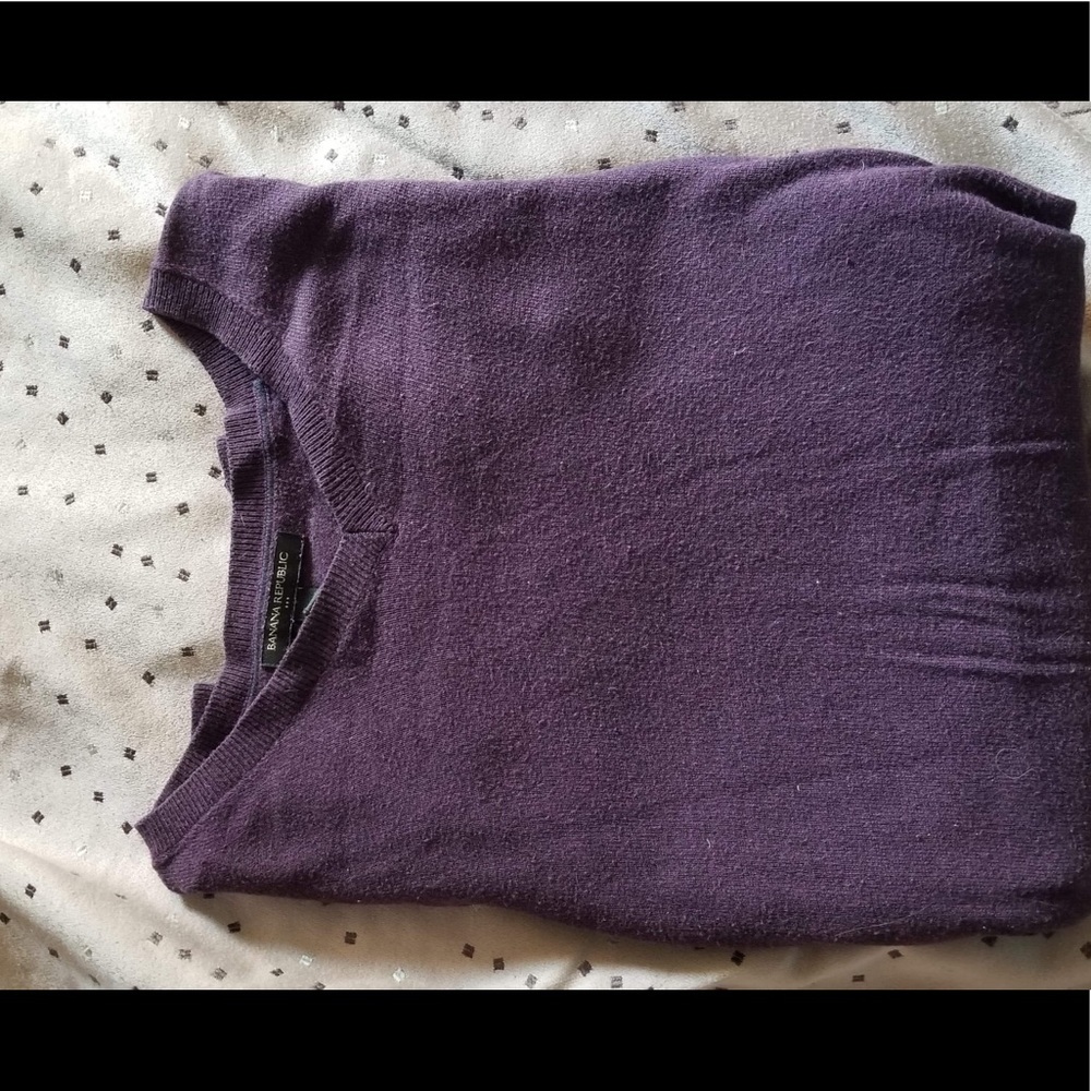 Banana Republic Long Sleeve V-Neck